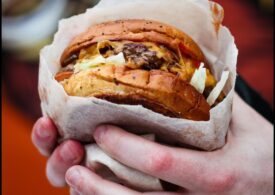 Dacă mama doar miroase alimente bogate în grăsimi, copilului îi crește riscul de obezitate