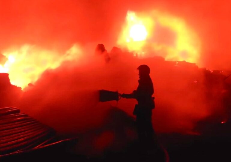 <span style="color:#990000;">Ziua 1392</span> Rușii atacă puternic în Pokrovsk. Kremlinul nu renunță la pretenții și respinge armistițiul de Crăciun. Turcia n-a stat pe gânduri și a doborât o dronă