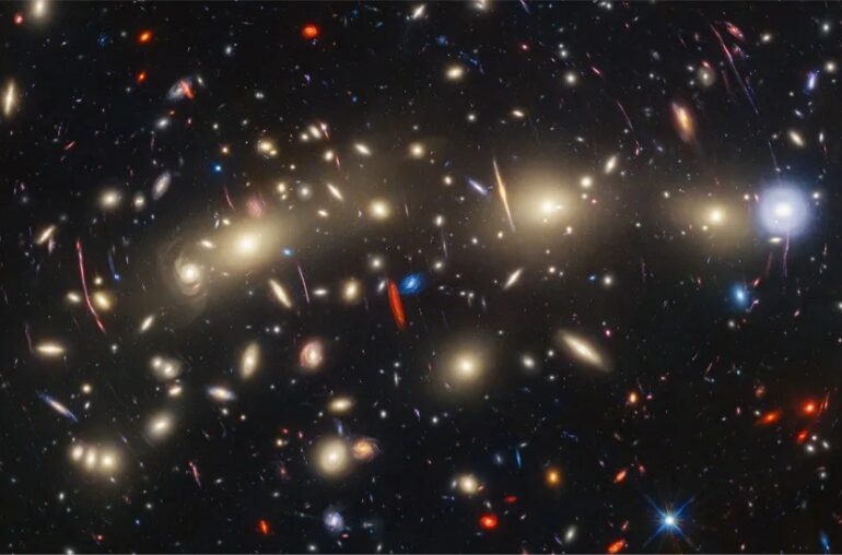 Astronomii cred că au găsit primele stele ale Universului, formate din materia primordială a Big Bangului