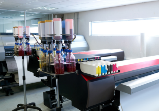 Primii pași în producția publicitară: echipamentele care fac diferența într-un start-up