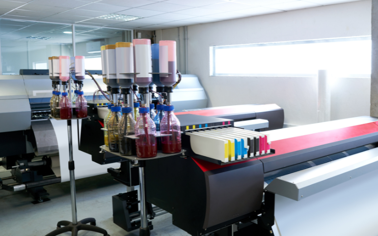 Primii pași în producția publicitară: echipamentele care fac diferența într-un start-up