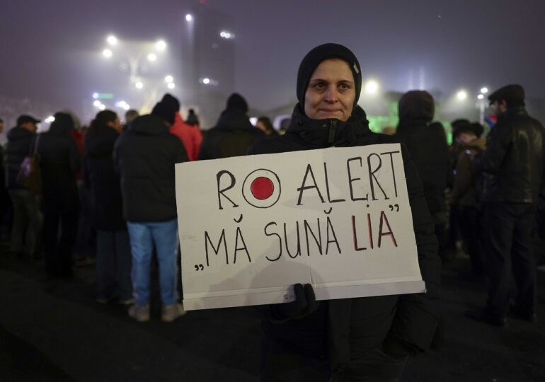 Protest în Piața Victoriei: "Nicușoare, nu mai sta, apără Justiția!” (Video)