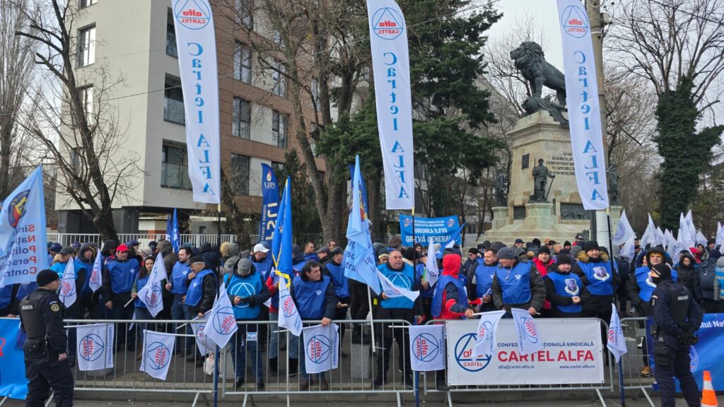 Sindicatele au protestat la ușa Cotroceniului: Cer majorarea salariului minim de la 1 ianuarie, nu din iulie (Foto)