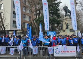 Sindicatele au protestat la ușa Cotroceniului: Cer majorarea salariului minim de la 1 ianuarie, nu din iulie (Foto)