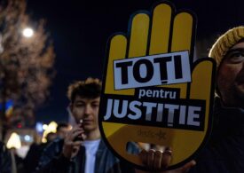Protest în Piața Victoriei, sub sloganul „Scoateți corupția din justiție!”. Manifestanții cer 3 demiteri