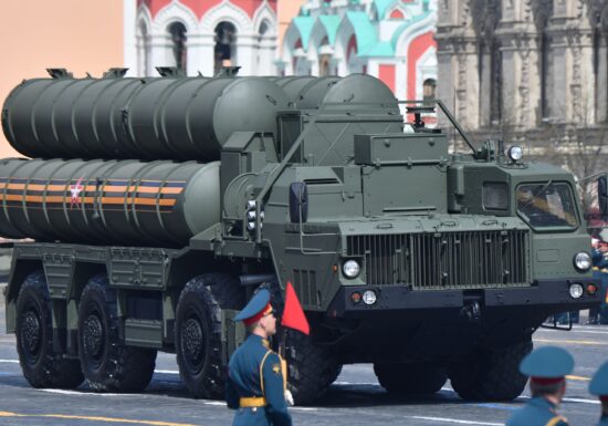 Cât de vulnerabil este „scutul invincibil” al Rusiei. S-400 poate fi paralizat fără un foc de armă