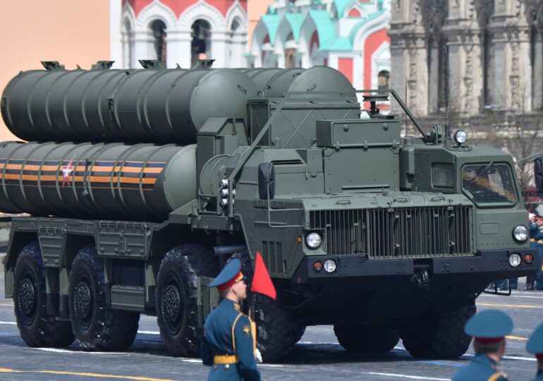 Cât de vulnerabil este „scutul invincibil” al Rusiei. S-400 poate fi paralizat fără un foc de armă