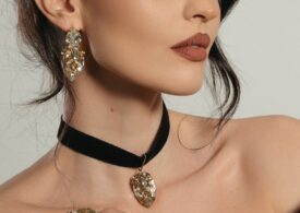 Surprinde-ți partenera de sărbători cu un colier choker