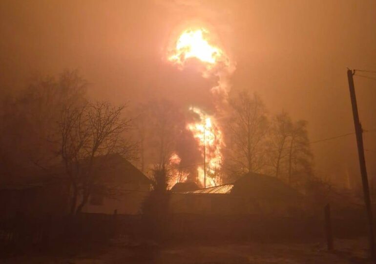 <span style="color:#990000;">Ziua 1379</span> Ucraina lovește în plin: depozite petroliere în flăcări în Rusia (Video) Pokrovsk, sub presiune. Kremlinul: niciun progres cu SUA pe planul de pace