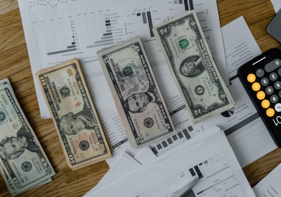 Cei mai bogați 12 miliardari ai lumii au mai mulți bani decât 4 miliarde de oameni