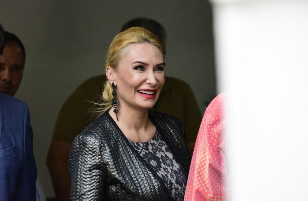 Avocata care lua mită îl pomenește pe Grindeanu în stenograme: „Are hobby-ul să toarne la DNA.” Reacția liderului PSD
