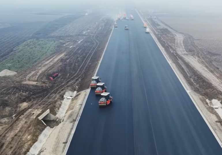 De la promisiuni la asfalt: Autostrada Moldovei A7 ajunge la 70%, în acest an. Ce se întâmplă, dincolo de Pașcani