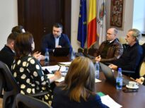 Ciucu pune Poliția Locală să pândească șoferii care nu plătesc parcarea. Va reduce drastic gratuitățile și va ridica mașini. De ce nu s-au încasat 150 de milioane de euro din amenzile date