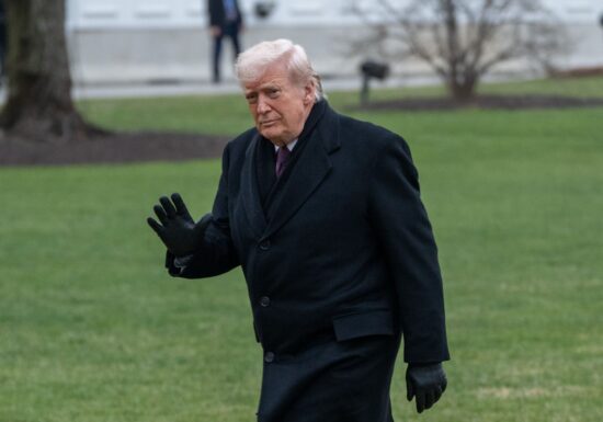 Ieșirea din mahmureală după beția trumpistă. România a rămas de partea Americii, deși actuala administrație de la Washington a umilit Bucureștiul