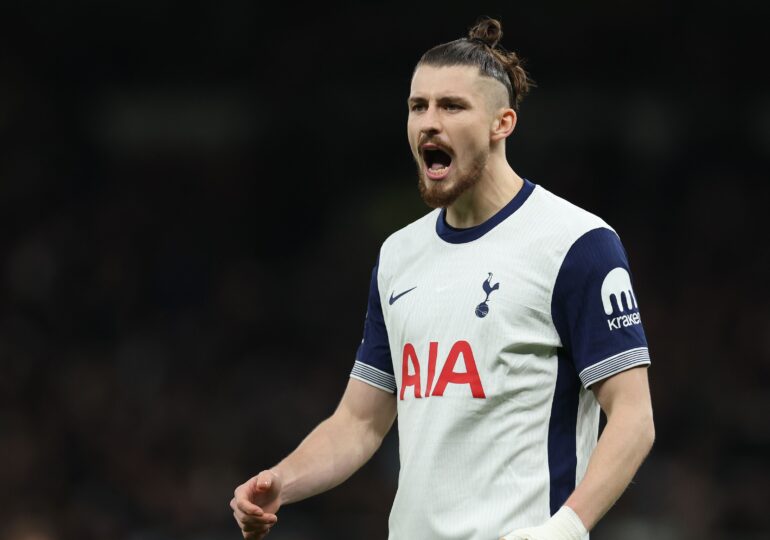 Transferul lui Radu Drăgușin la AS Roma, blocat momentan din cauza unei clauze bizare