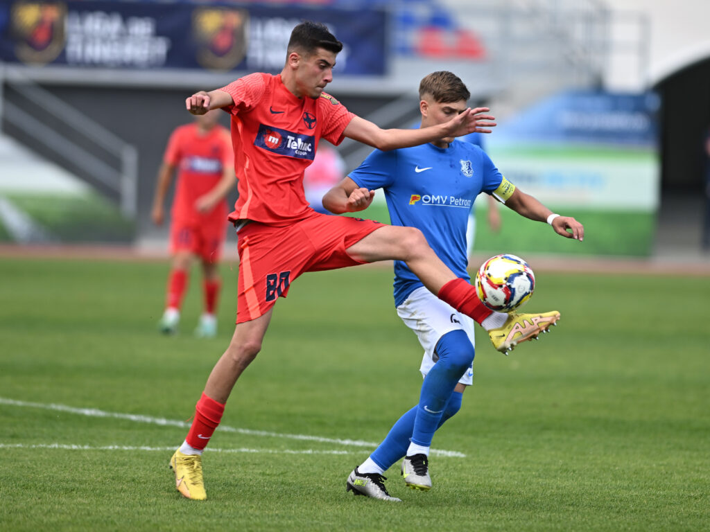 FCSB a pierdut un mare talent. Tânărul a semnat cu Farul un contract pe trei ani