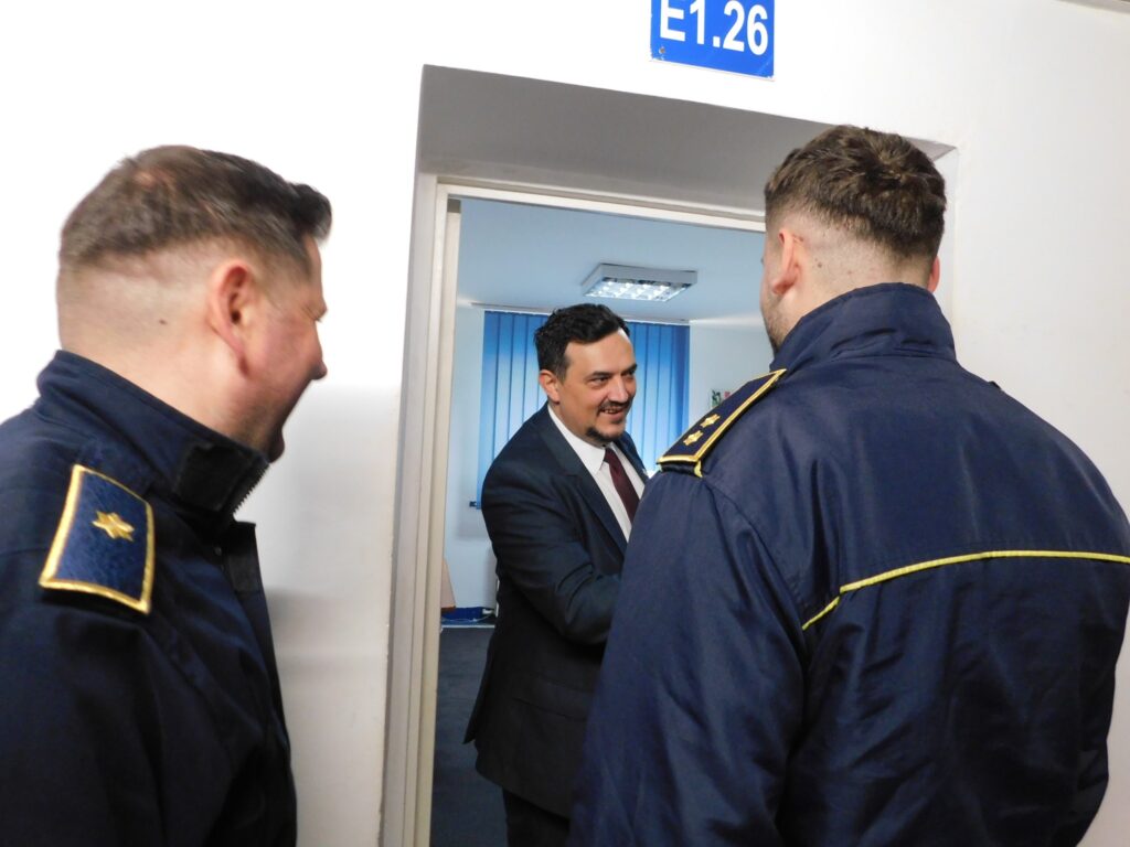 Turcul evadat de la Rahova a primit 24 de permisii, toate aprobate direct de șeful ANP. Europol publică o poză cu cei doi tovarăși