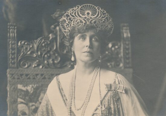 Cazinoul din Constanța și Art Safari prezintă expoziția EA: Regina și Marea