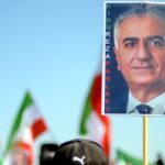 Planul prințului exilat pentru schimbarea regimului în Iran: Precedentul din România