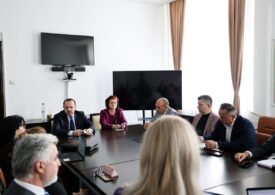 Ministrul Sănătății nu e de acord cu reducerea salariilor personalului medical cu 10%, dar vrea plata pe performanță