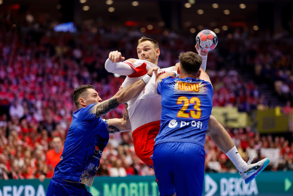 România a fost învinsă la scor de marea favorită Danemarca, la Campionatele Europene de handbal masculin