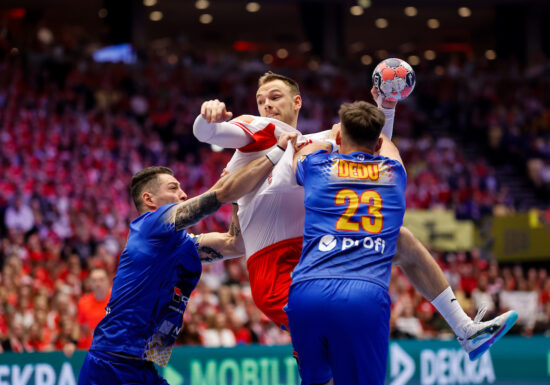 România a fost învinsă la scor de marea favorită Danemarca, la Campionatele Europene de handbal masculin