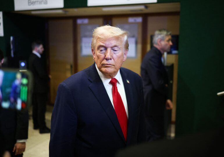 Trump renunță la tarifele vamale cu care amenințase Europa și anunță un posibil acord pentru Groenlanda