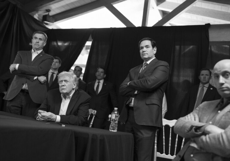 Imaginile zilei: Trump și oamenii lui, în timpul operațiunii din Venezuela. Și declarația lui Zelenski despre următoarea țintă (Foto & Video)