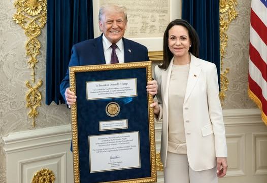 Lidera Opoziției din Venezuela i-a dat lui Trump Nobelul pentru Pace chiar la Casa Albă: Mulțumesc, Maria!