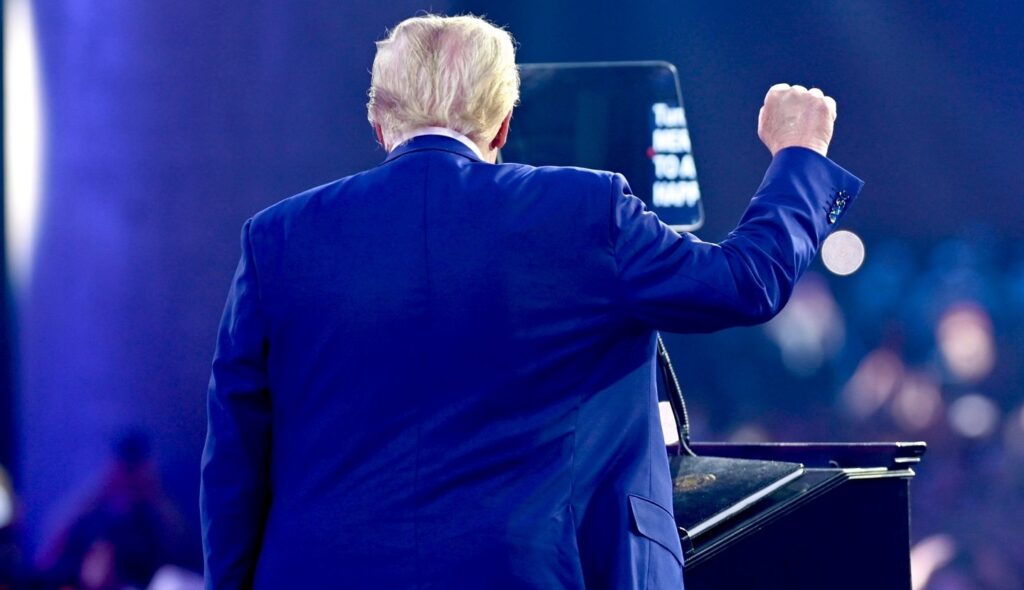 Trump lovește în NATO și își unește aliații împotriva sa. Europa se pregătește pentru scenariul „fără SUA”