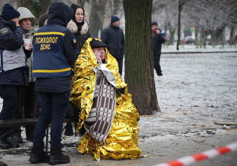 <span style="color:#990000;">Ziua 1435</span> Atac la Kiev, explozii în Sevastopol (Foto & Video). Kremlinul îl cheamă iar pe Zelenski la Moscova. Câți oameni au murit în război?