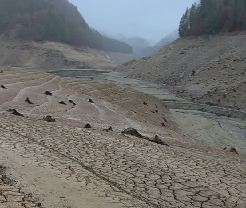 Lacul Vidraru e aproape complet golit. Când începe reumplerea și când va reporni hidrocentrala