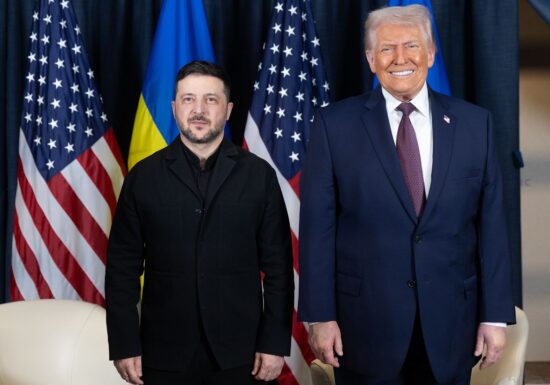 Zelenski anunță o întâlnire trilaterală inedită și continuă șarja de critici a lui Trump la adresa Europei: Un amestec de puteri „mici și mijlocii” care au rămas blocate în „modul Groenlanda”
