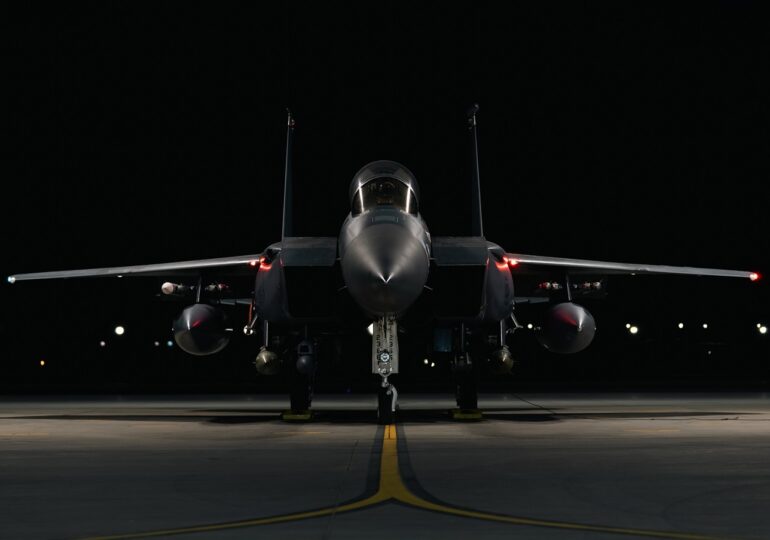 Statele Unite au lansat atacuri la scară largă asupra unor ținte ISIS din Siria (Video)