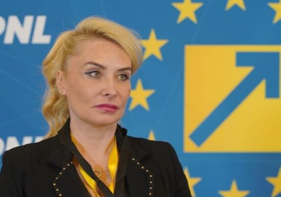 Prima reacție de la Guvern, în cazul avocatei care susținea că poate face intervenții la Bolojan și Ciucu