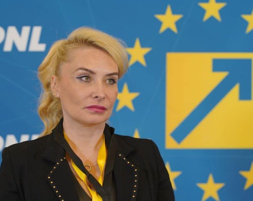 Prima reacție de la Guvern, în cazul avocatei care susținea că poate face intervenții la Bolojan și Ciucu