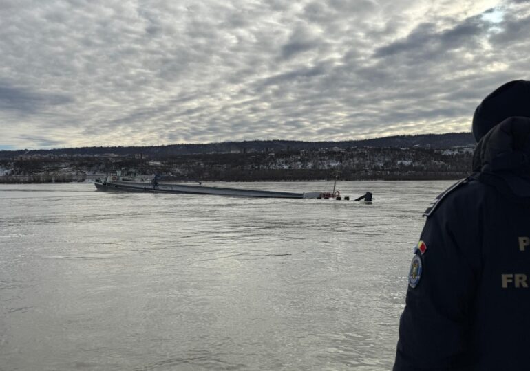 Azot și potasiu în Dunăre din două barje scufundate