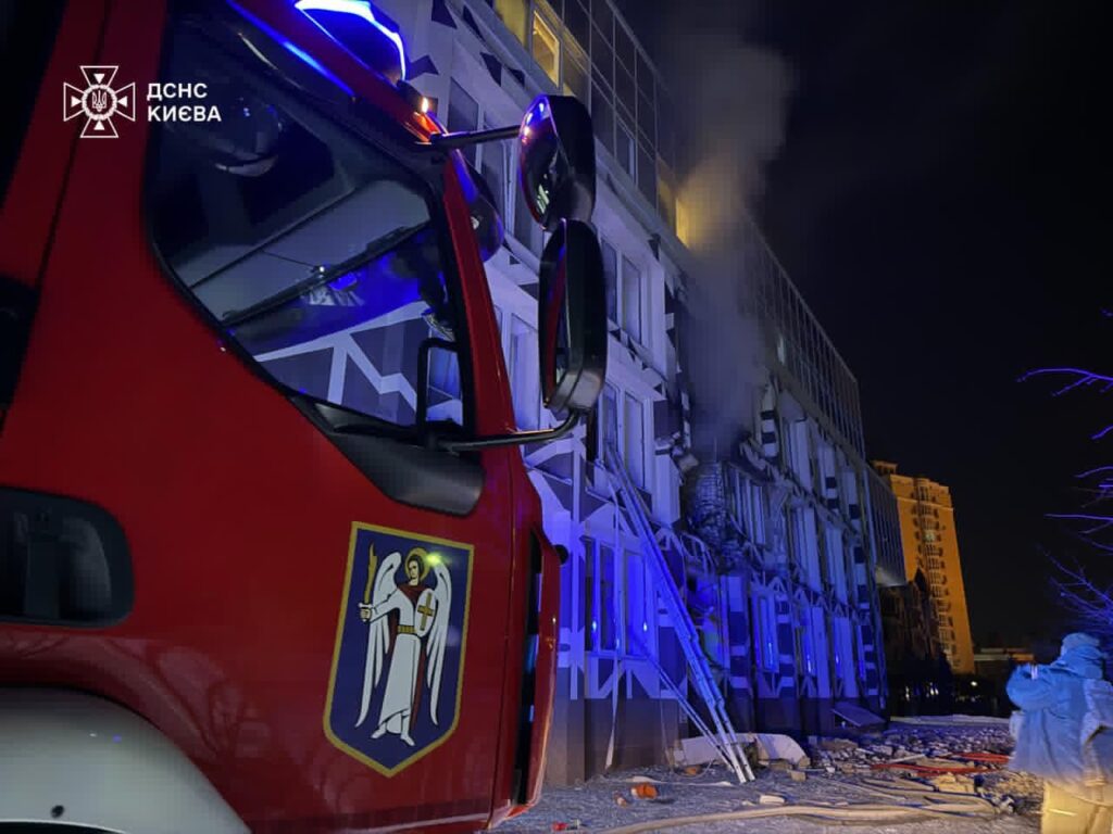 Ziua 1418 Operațiunea „Kievul în 3 zile” bate recordul Germaniei naziste. Ucraina lovește 3 platforme petroliere Lukoil din Marea Caspică (Video). Se caută înlocuitor pentru Kadîrov