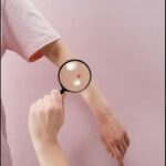 Bronzatul artificial și riscul de cancer. Ce arată cel mai recent studiu și ce efecte are la nivelul ADN-ului