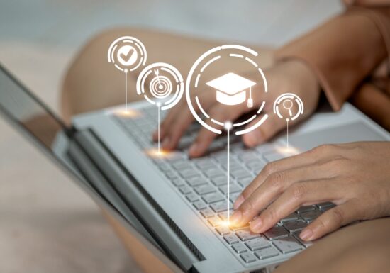 Cum soliciți concediul pentru studii? 10 pași și documente necesare