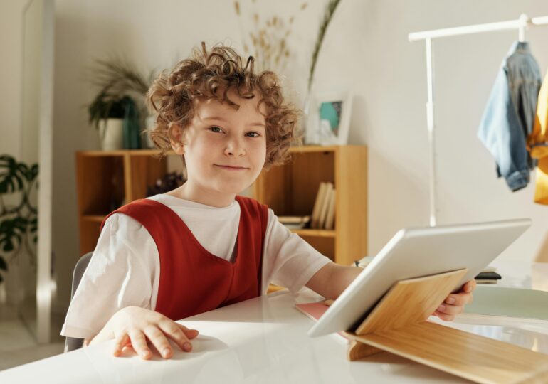 Cursuri mutate online în mai multe județe din cauza vremii