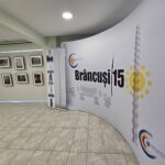 Expoziție dedicată lui Constantin Brâncuși, vernisată simultan la Târgu Jiu și în alte 20 de țări de pe 6 continente