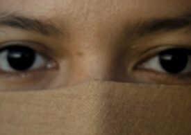 Teroare publică în baza legii sharia: Cuplu biciuit de 140 de ori pentru adulter și consum de alcool