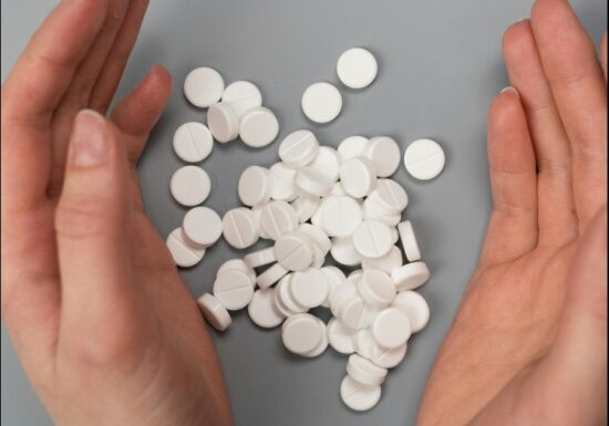 Un analgezic banal ar putea avea proprietăți anticancerigene. Ce au arătat studiile