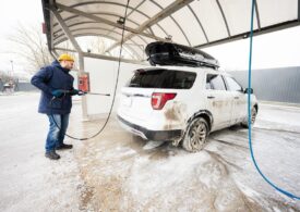 Cum funcționează o spălătorie self service și ce presupune administrarea zilnică