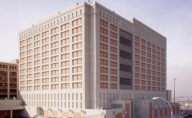 Iadul pe Pământ. Cum e închisoarea federală din New York unde este închis Maduro