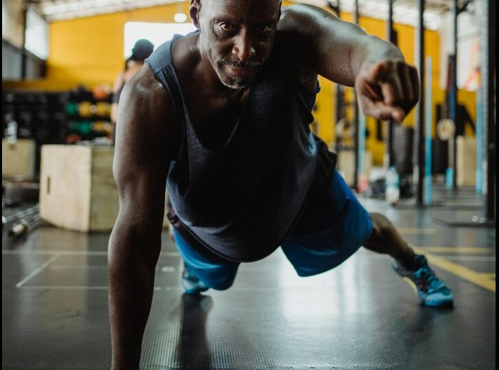 Efectul neașteptat pe care o înjurătură spusă la sală o are asupra organismului