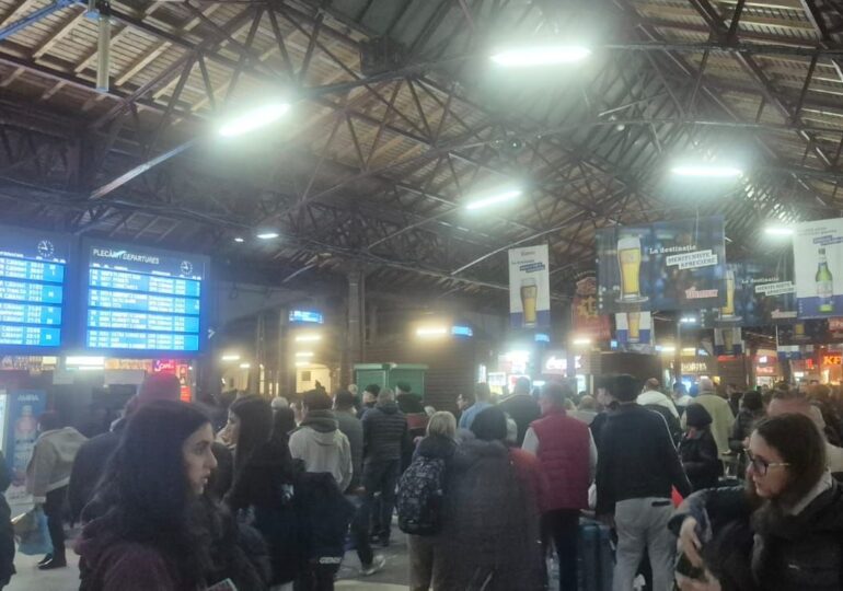Haos în Gara de Nord. Trenurile ajung și cu peste două ore întârziere