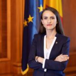 Ministrul de Externe, Oana Țoiu, interviu pentru Bloomberg: „Rusia trebuie forțată economic spre pace. Nu putem avea încredere în ce spune, ci în ce face” (Video)
