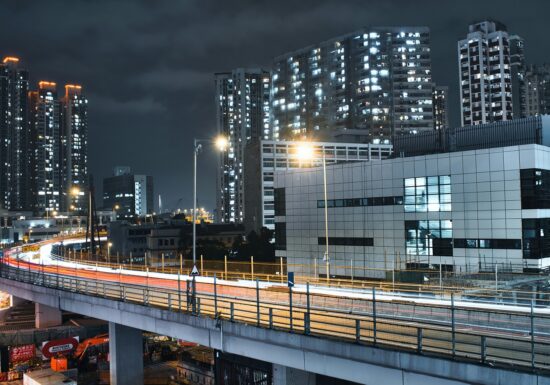 Orașe inteligente energetic: de la căldura serverelor la energia mașinilor